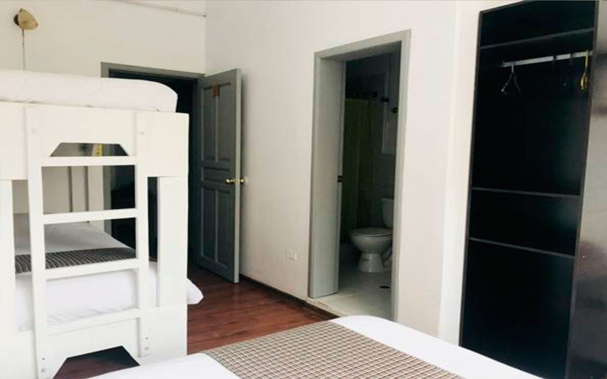קיטו Hostal Posada Del Maple מראה חיצוני תמונה